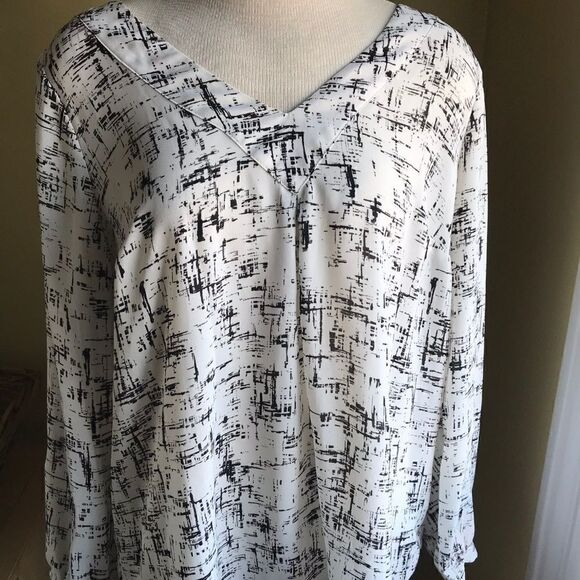 mercer & madison Black + White Blouse Medium - Picture 2 of 5
